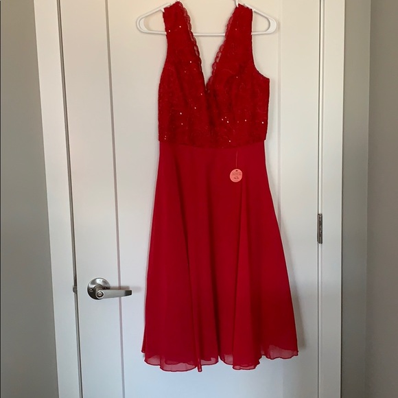 Dress - Picture 1 of 3